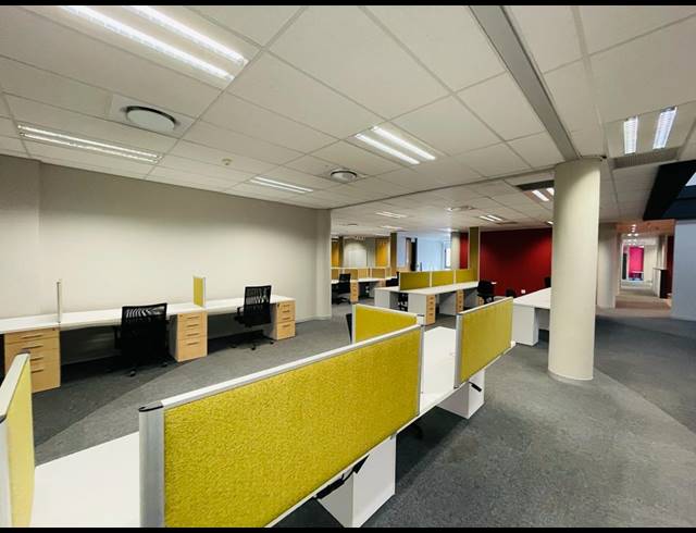 874M² OFFICE TO LET IN WATERFALL